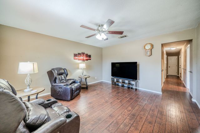 5211 Laurie Drive, Mineral Wells, TX 76067