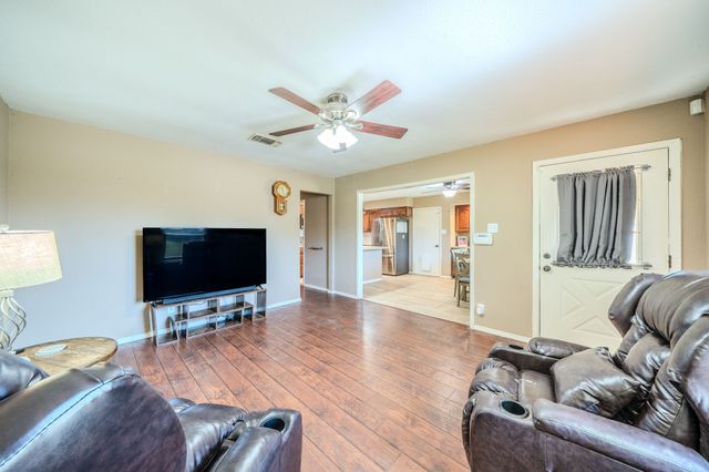 5211 Laurie Drive, Mineral Wells, TX 76067