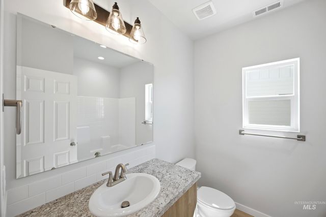 4595 S Amsterdam Ave, Nampa, ID 83686
