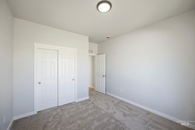 4595 S Amsterdam Ave, Nampa, ID 83686