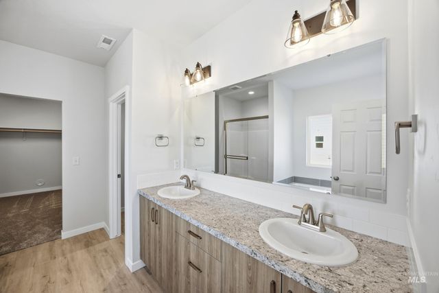4595 S Amsterdam Ave, Nampa, ID 83686