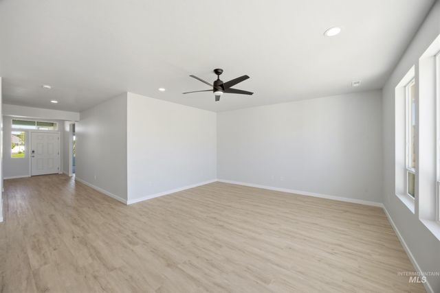 4595 S Amsterdam Ave, Nampa, ID 83686