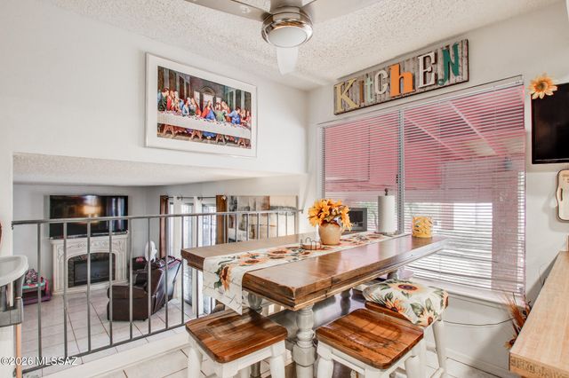 7520 S Camino Bello, Tucson, AZ 85746