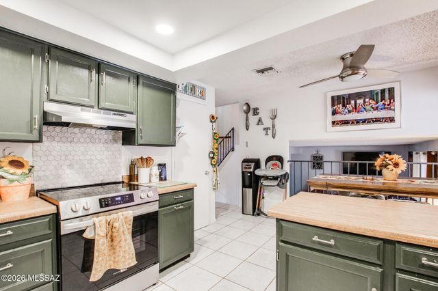 7520 S Camino Bello, Tucson, AZ 85746