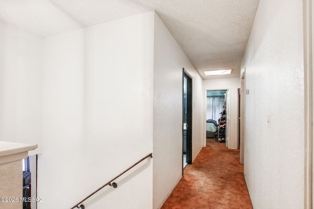 7520 S Camino Bello, Tucson, AZ 85746