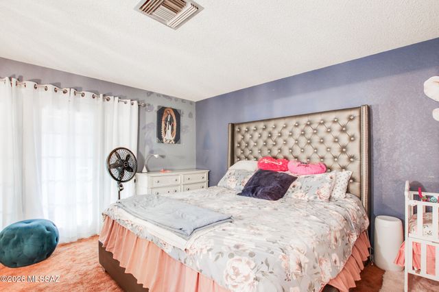 7520 S Camino Bello, Tucson, AZ 85746