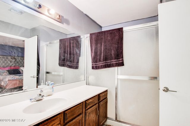7520 S Camino Bello, Tucson, AZ 85746