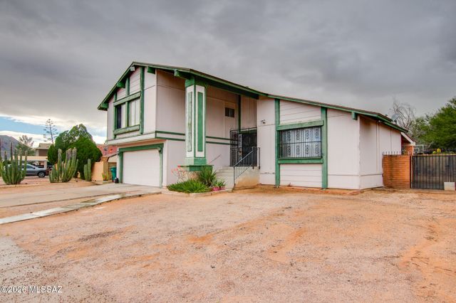 7520 S Camino Bello, Tucson, AZ 85746