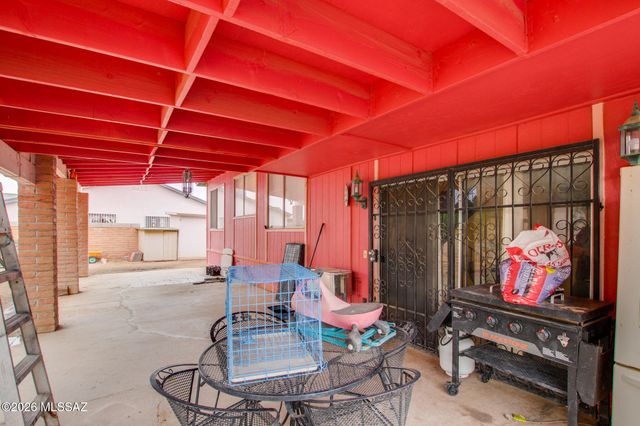 7520 S Camino Bello, Tucson, AZ 85746
