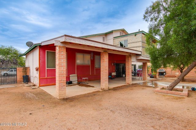 7520 S Camino Bello, Tucson, AZ 85746