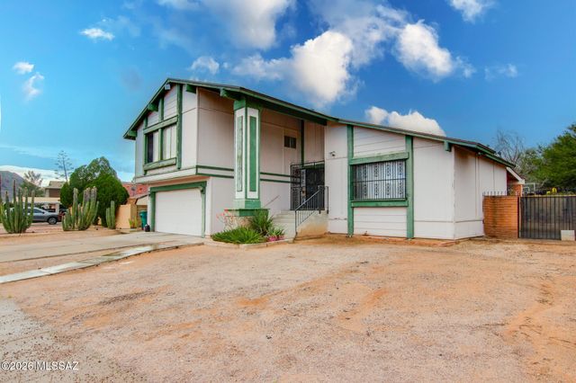7520 S Camino Bello, Tucson, AZ 85746