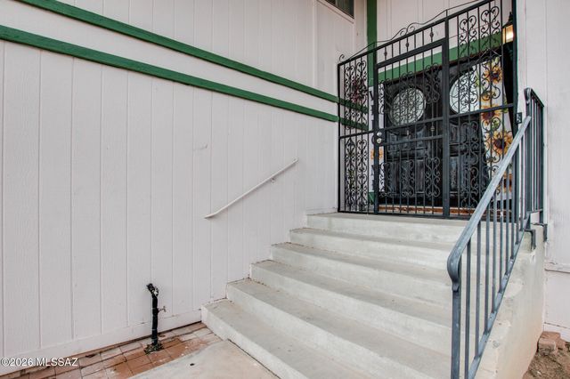 7520 S Camino Bello, Tucson, AZ 85746