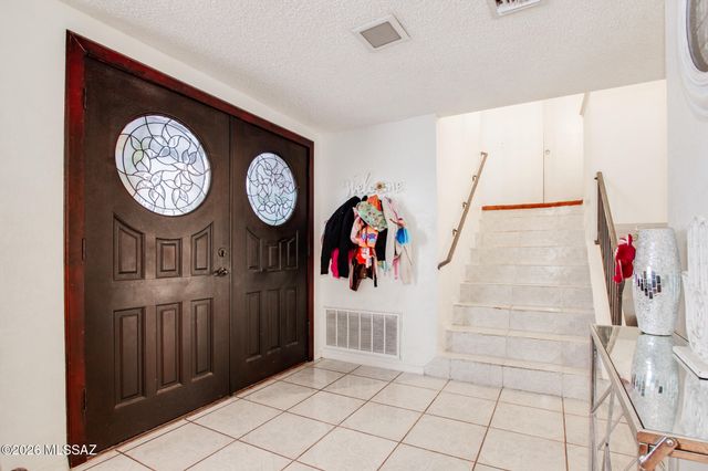 7520 S Camino Bello, Tucson, AZ 85746