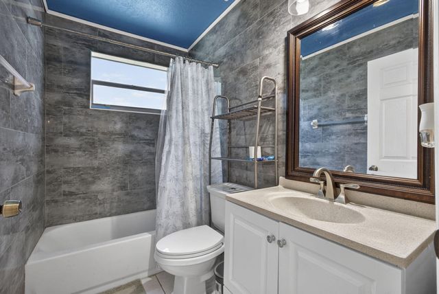17851 62nd Road N, Loxahatchee, FL 33470