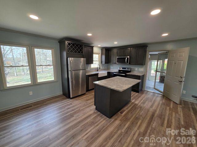 5285 E Holly Grove Road 43, Thomasville, NC 27360