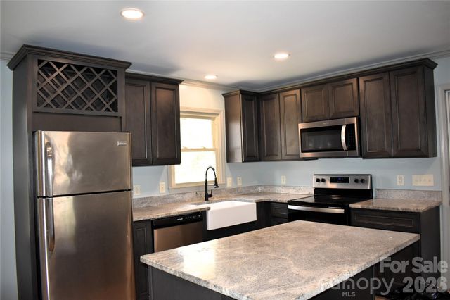 5285 E Holly Grove Road 43, Thomasville, NC 27360