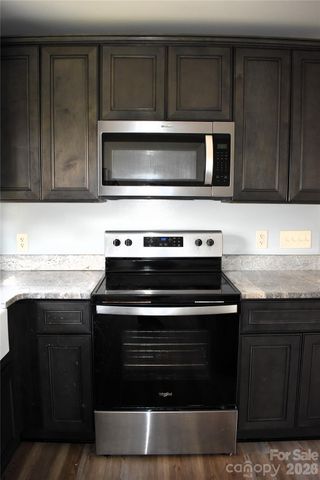 5285 E Holly Grove Road 43, Thomasville, NC 27360