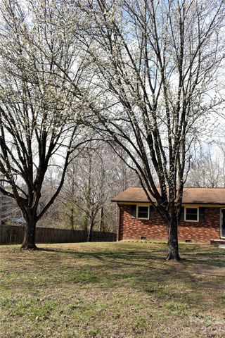 5285 E Holly Grove Road 43, Thomasville, NC 27360
