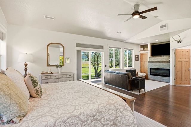 6819 S South Meadows Rd, Spokane, WA 99223