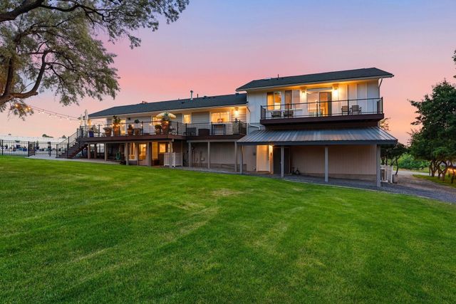 6819 S South Meadows Rd, Spokane, WA 99223
