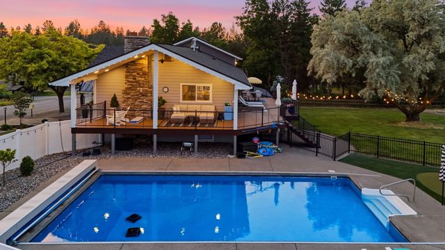 6819 S South Meadows Rd, Spokane, WA 99223