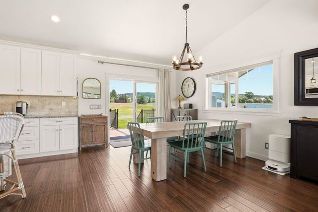 6819 S South Meadows Rd, Spokane, WA 99223
