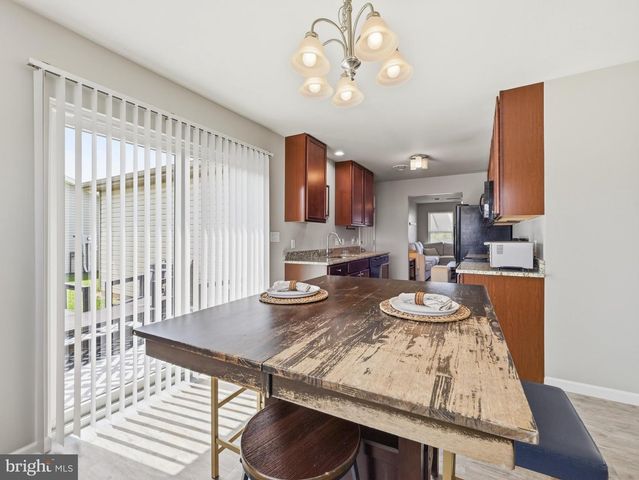 220 BENEDICT AVE, Chambersburg, PA 17201