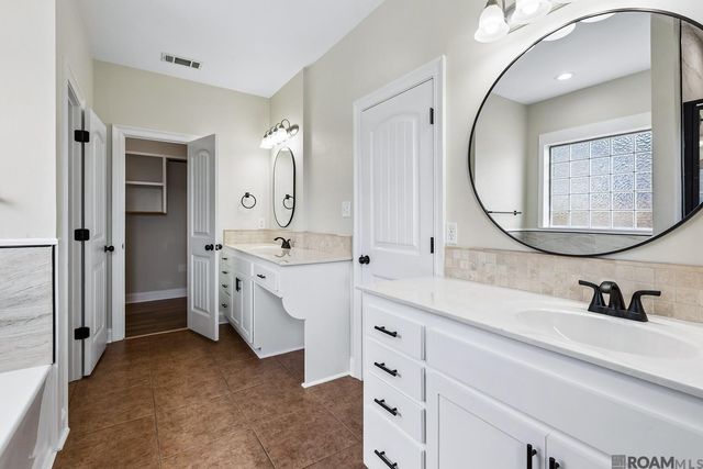 9066 Willow Point Dr, Denham Springs, LA 70726
