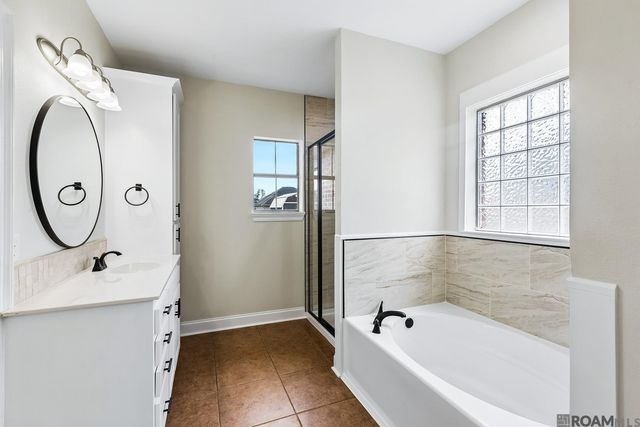 9066 Willow Point Dr, Denham Springs, LA 70726