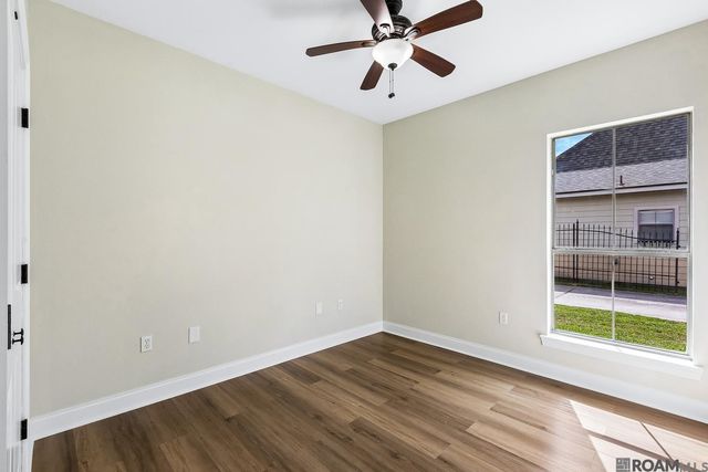 9066 Willow Point Dr, Denham Springs, LA 70726