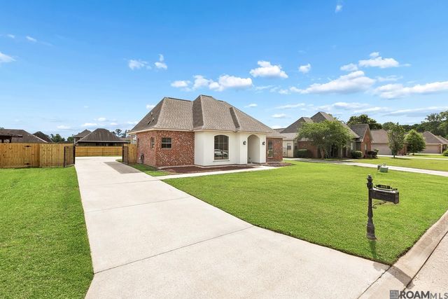 9066 Willow Point Dr, Denham Springs, LA 70726