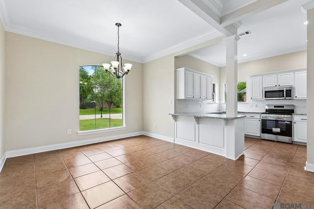 9066 Willow Point Dr, Denham Springs, LA 70726