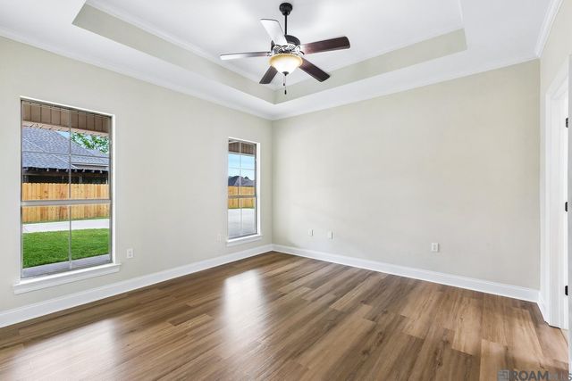 9066 Willow Point Dr, Denham Springs, LA 70726