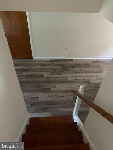 8 TINKER DR, Mount Holly, NJ 08060