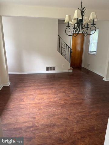 8 TINKER DR, Mount Holly, NJ 08060