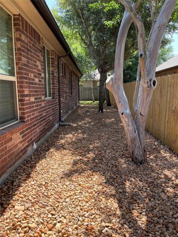 349 Enchanted Woods TRL, Buda, TX 78610