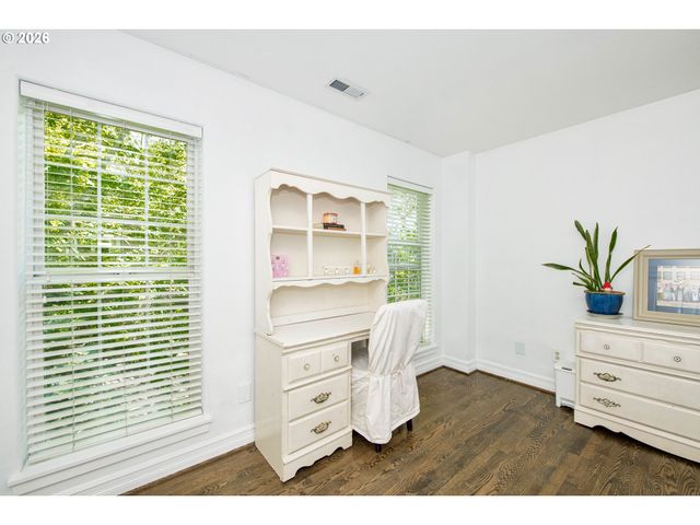 2533 Nw STIMPSON Ln, Portland, OR 97229