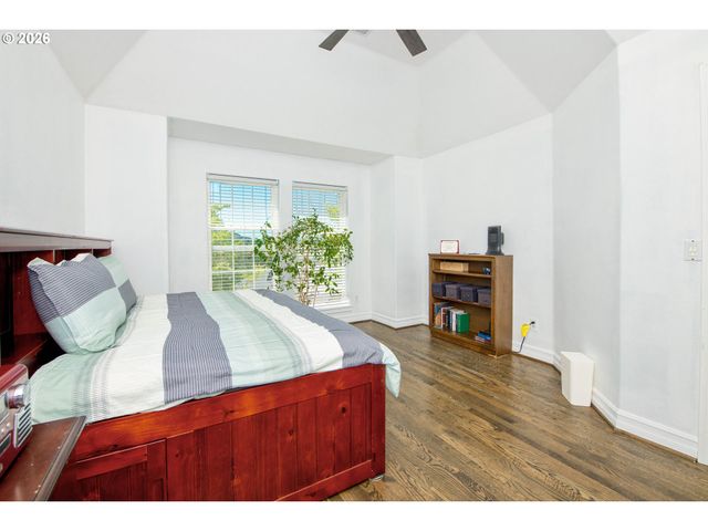 2533 Nw STIMPSON Ln, Portland, OR 97229