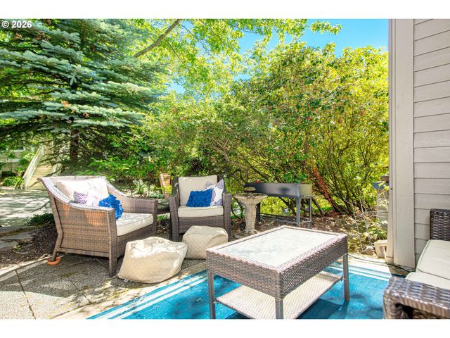 2533 Nw STIMPSON Ln, Portland, OR 97229