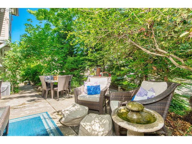 2533 Nw STIMPSON Ln, Portland, OR 97229