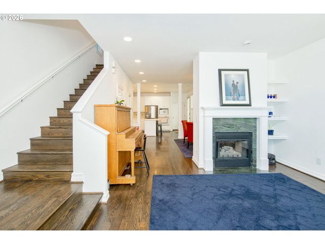2533 Nw STIMPSON Ln, Portland, OR 97229