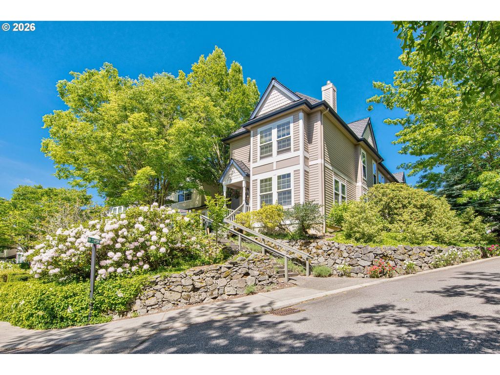 2533 Nw STIMPSON Ln, Portland, OR 97229