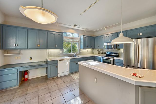 619 Vista Ln, Ione, CA 95640