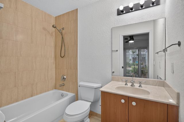 2725 NE 8TH Avenue 112, Wilton Manors, FL 33334