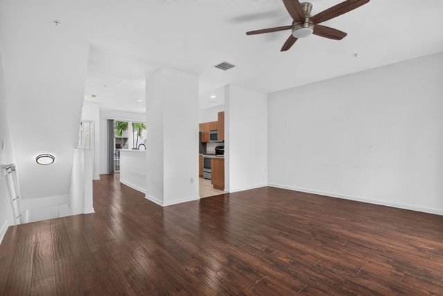 2725 NE 8TH Avenue 112, Wilton Manors, FL 33334