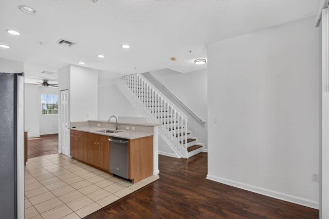 2725 NE 8TH Avenue 112, Wilton Manors, FL 33334