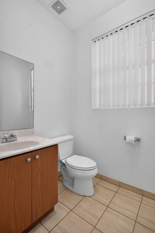 2725 NE 8TH Avenue 112, Wilton Manors, FL 33334