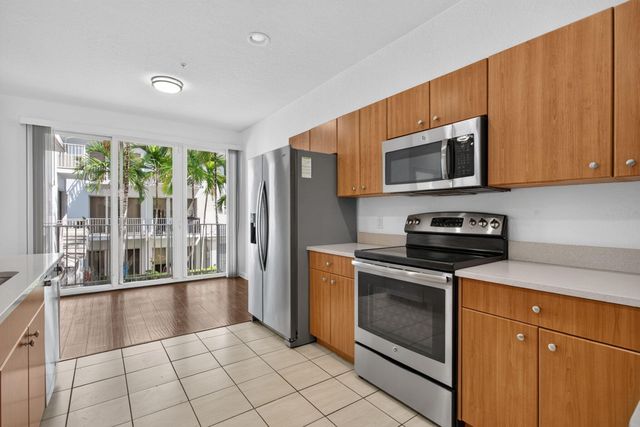 2725 NE 8TH Avenue 112, Wilton Manors, FL 33334