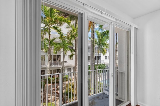 2725 NE 8TH Avenue 112, Wilton Manors, FL 33334
