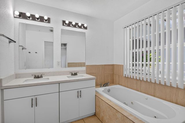 2725 NE 8TH Avenue 112, Wilton Manors, FL 33334
